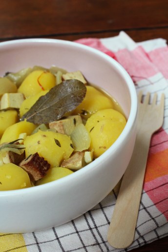animal,sensible,pommes,terre,tofu,patates,jaunes,safran,vegan,végétalien,anger,repas,saison,provence,recette